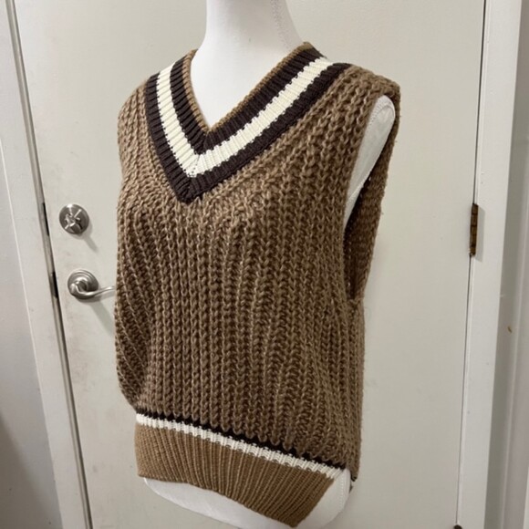 West of Melrose Brown Chunky Knit V-Neck Sweater Vest Side Slit Ribbed Hem Sz SM - Picture 5 of 12